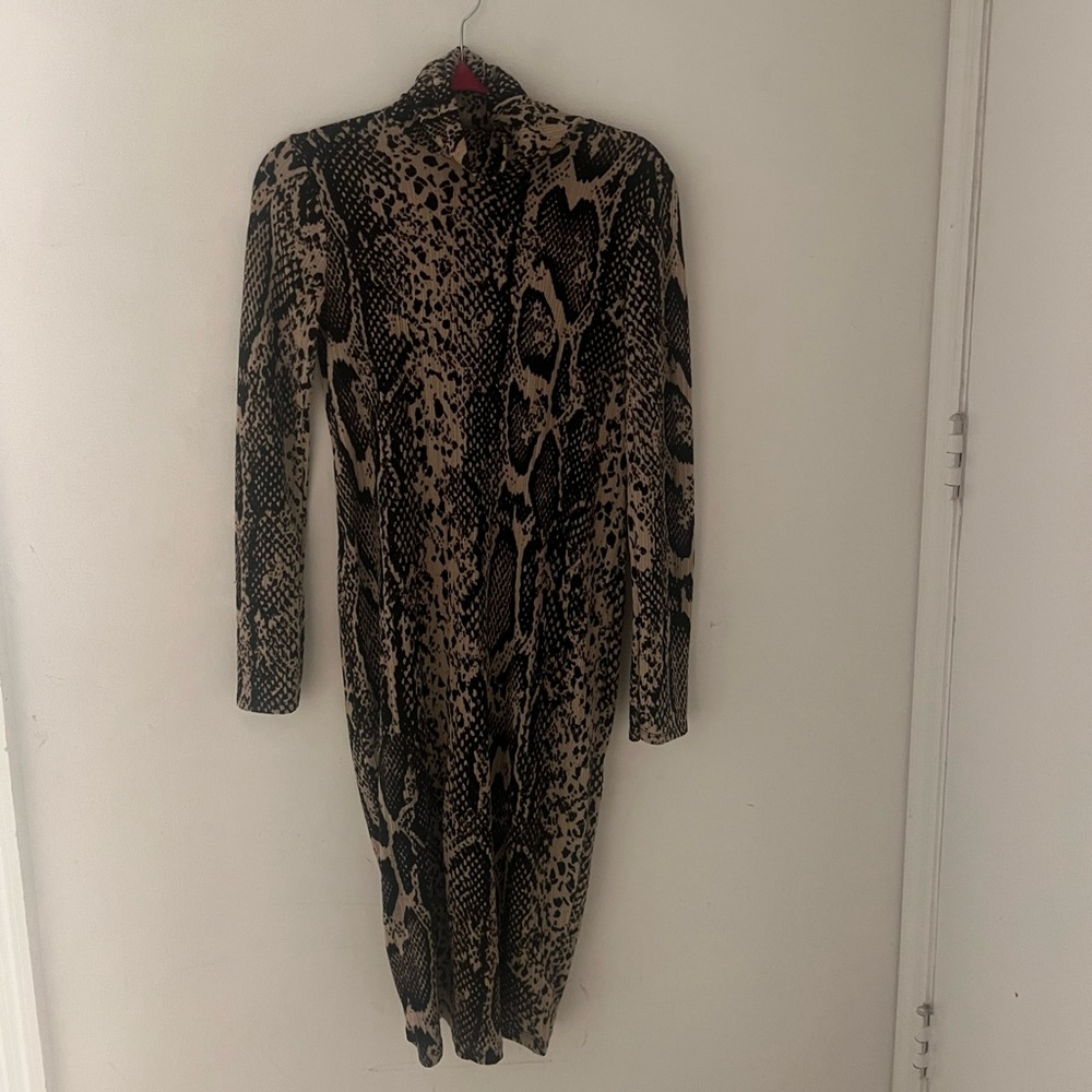 Zara Size Medium Snakeskin Sweater Dress Pre Owned Good